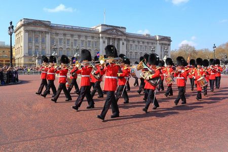Royal London, Buckingham Palace,Changing of the Guard &Snack Pack