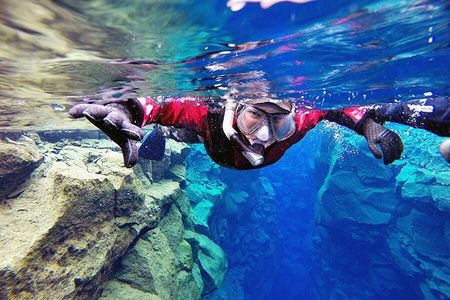 Silfra Drysuit Snorkeling with Free Photos - Meet on Location