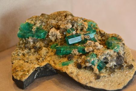 4-hour Comprehensive Private Emerald Tour in Bogota