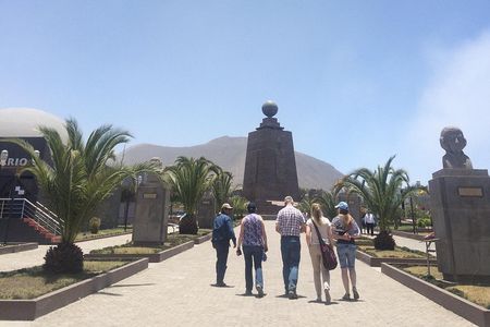 Full Quito City Tour including Middle of the World and Teleferico Cable Car