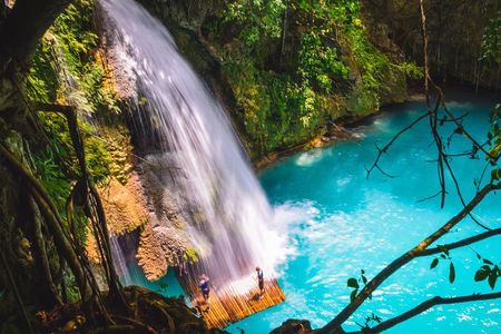 Private Kawasan Falls and Osmena Peak Day Trip from Cebu City
