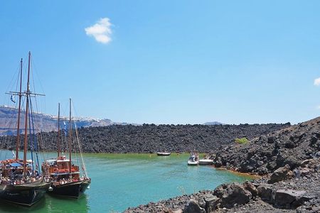 Santorini Volcanic Islands Cruise: Volcano,Hot Springs,Thirassia and Oia Sunset