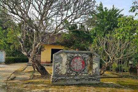 Hue Private tour to Thuy Bieu village 1 day