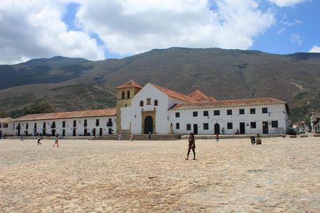 Discover Villa de Leyva, a colonial and historic town and enjoy the vineyard.