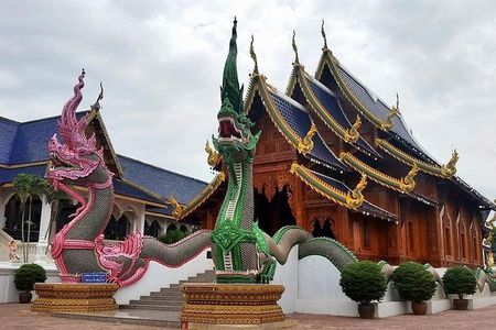 Private tour Chiang Dao cave ,Temples,Sticky waterfall