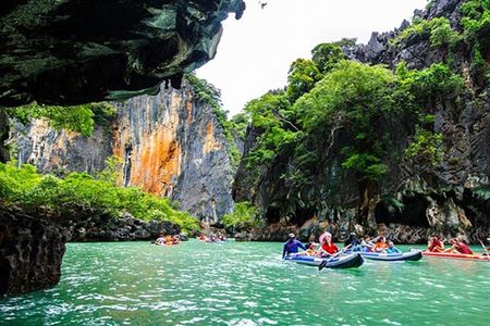 Phang Nga Bay Sea Canoeing Trip with Lunch