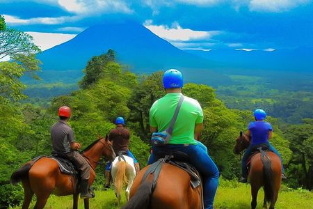 Horseback Riding & Arenal Hot Springs. Private Tour