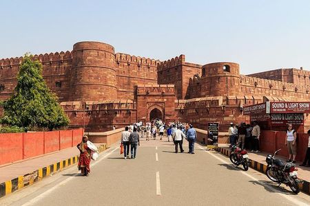 Taj Mahal and Agra Fort: Full-Day Trip by Car from Delhi