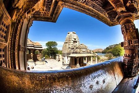 Half-Day Private Tour Saas-Bahu Temple and Eklingji Sightseeing