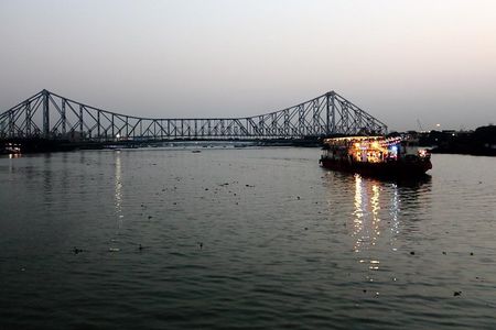 Guided Kolkata Sightseeing Trip by Car, Walk & Sunset Cruise Excursion Trip