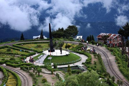 Darjeeling Full-Day Sightseeing Tour with Guide & Transports