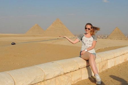 Day tour to the Pyramids of Giza and the Egyptian museum