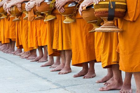 Morning Buddhist Almsgiving, Grand Palace and Flower Market Tour in Bangkok