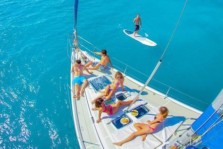 Private Luxury Sailing Cruise in Los Cabos with Lunch and Open Bar