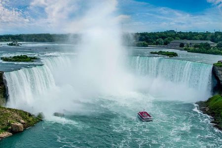 Small-Group Niagara Falls Day Tour from Toronto with Boat and Lunch Options