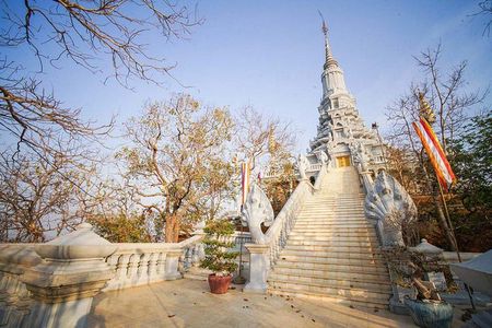 Private Oudong Temple Day Tour from Phnom Penh