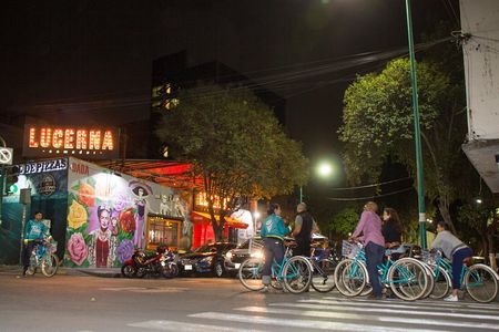 SPECIAL NIGHT LIFE Mexico City Light´s Bike Tour