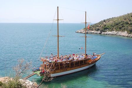 Kusadasi Boat Tour Lunch and Transfer Included