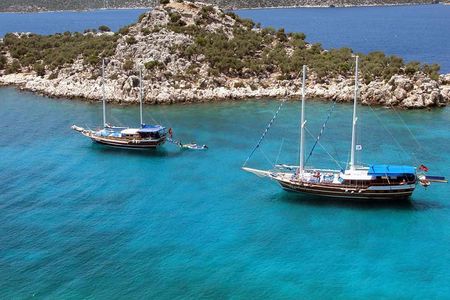 Private Daily Boat Tour ! 