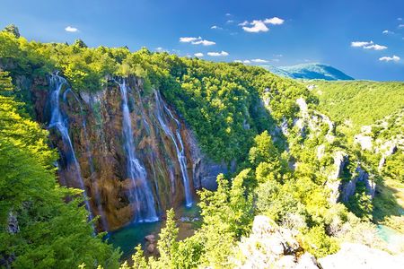 Private transfer from Zagreb to Zadar with Plitvice Lakes private tour