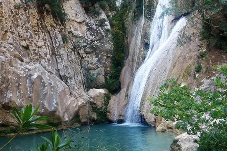 Hike Polilimnio waterfalls