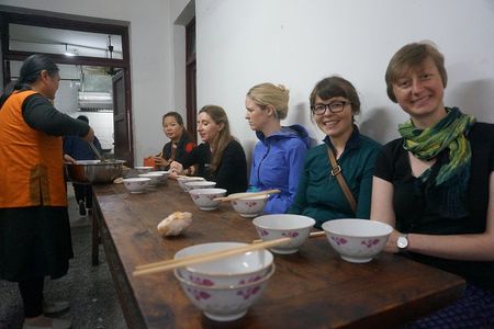 Half-Day Walking Tour with a Vegetarian Lunch at a Nunnery