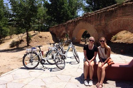 Madrid's River Side and Casa de Campo Bike Tour