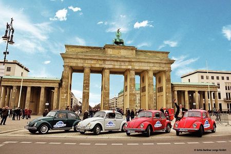 Private 4h Berlin Discovery Tour in an Oldtimer Volkswagen Beetle