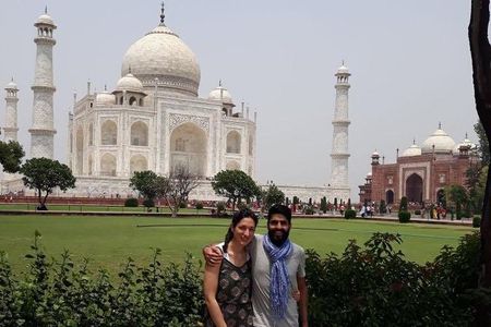 Sunrise Agra Tour With Taj Mahal and Agra Fort