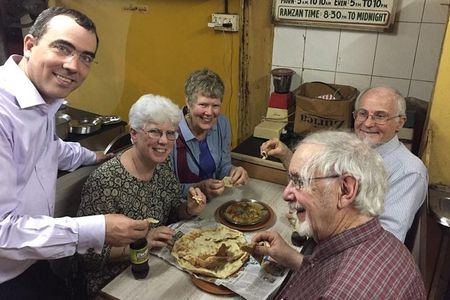 Private Guided Non-Veg Street Food Walking Tour in Muslim Quarter