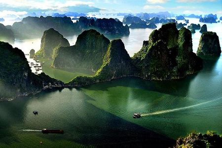 Halong Bay Full-Day with 6 Hour Cruise Kayaking, Swimming, Lunch