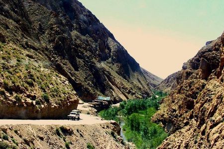 High Atlas Mountains and Berber Village Day Tour including Lunch from Marrakech