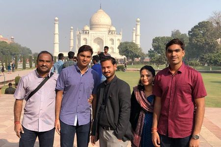 Luxury Taj Mahal Tour by Gatimaan Express Train With Executive Class