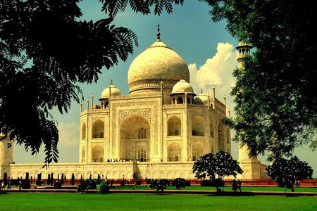 Taj Mahal Tour India By Train With Lunch And Entrance Tickets