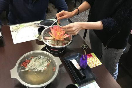 3-hour Vegetarian Private Walking Tour - Songshan distric & taste lotus hot pot