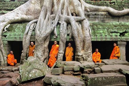 Angkor Wat Temples Tour with Entrance Ticket and Lunch