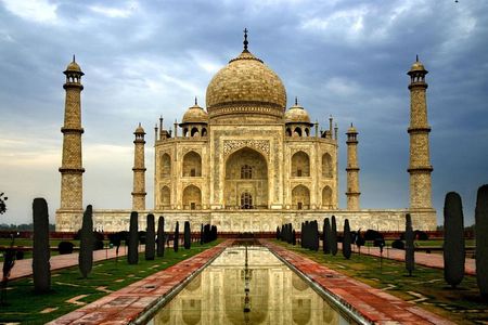 Full Day Taj mahal, Agra Fort, Fatehpur Sikri from Delhi by Train