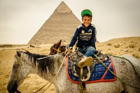 Tour to Giza Pyramids & museum of Egyptian civilization