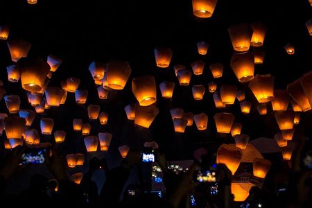 6 Hours Private Charter from Taipei in Shifen and Jiufen 