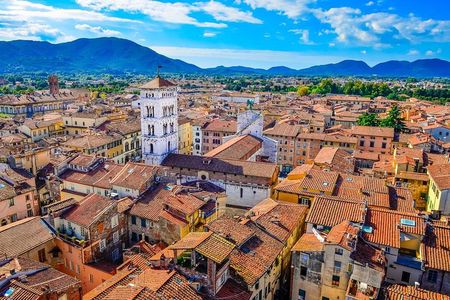 Lucca Barga and Garfagnana Hills Full-Day Trip by Minivan from Pisa