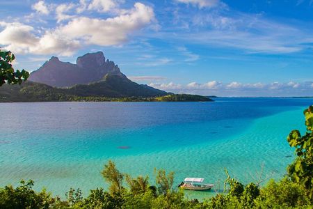 Bora Bora Combo Tour: Lagoon Cruise and 4WD Tour Including Snorkeling
