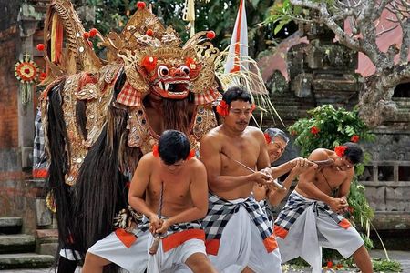  Barong Dance and Waterfall tour in Bali