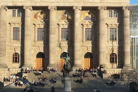 Superior Bike Tour incl. 3rd Reich Sites & a beer Garden Stop 