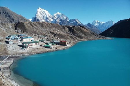 Everest Base Camp With Chola Pass via Gokyo Lakes
