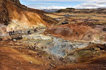 Reykjanes Geopark Tour with Airport Transfer