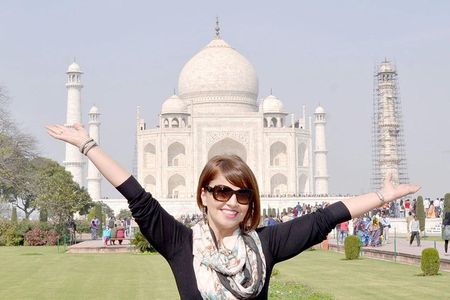 Private Agra Tour by Gatimaan Express Executive Class Visit Taj Mahal, Agra Fort