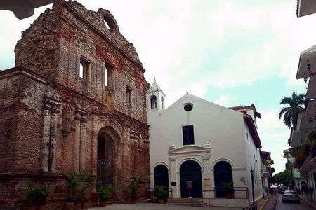 Panama Canal Locks and City Tour