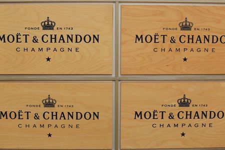 Champagne Day Trip with 6 Tastings, Reims and Winery from Paris