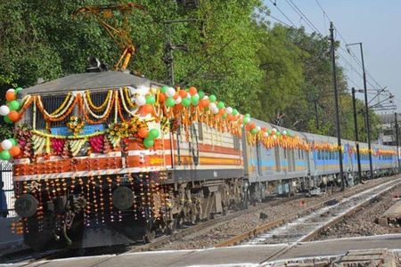 Same day by Gatimaan Express -TAJ & FORT