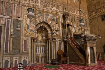 Cairo Combo tour: Egyptian museum, Sultan Hassan mosque, Hanging church and souq